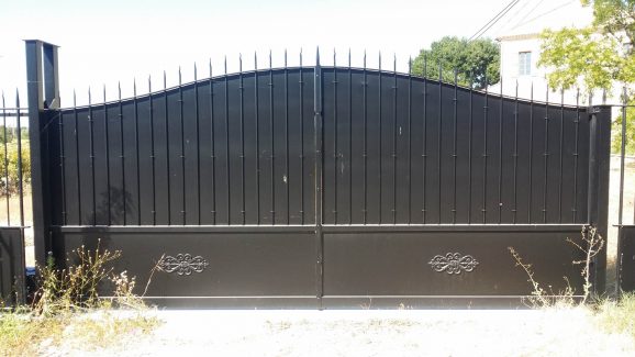 Portail coulissant en acier sur mesure Nîmes