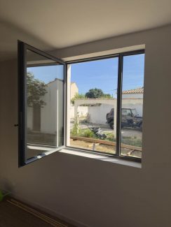 Fenêtre sur mesure en acier Montpellier