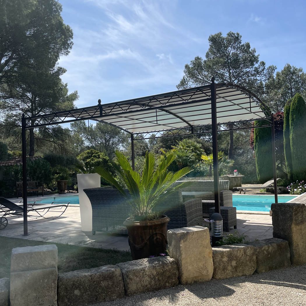 Pergola traditionnelle sur mesure Gard