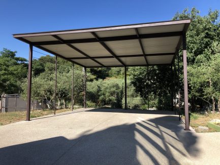 Abri contemporain pour camping-car sur mesure Occitanie