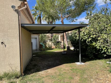 Abri de voiture sur mesure à Nîmes