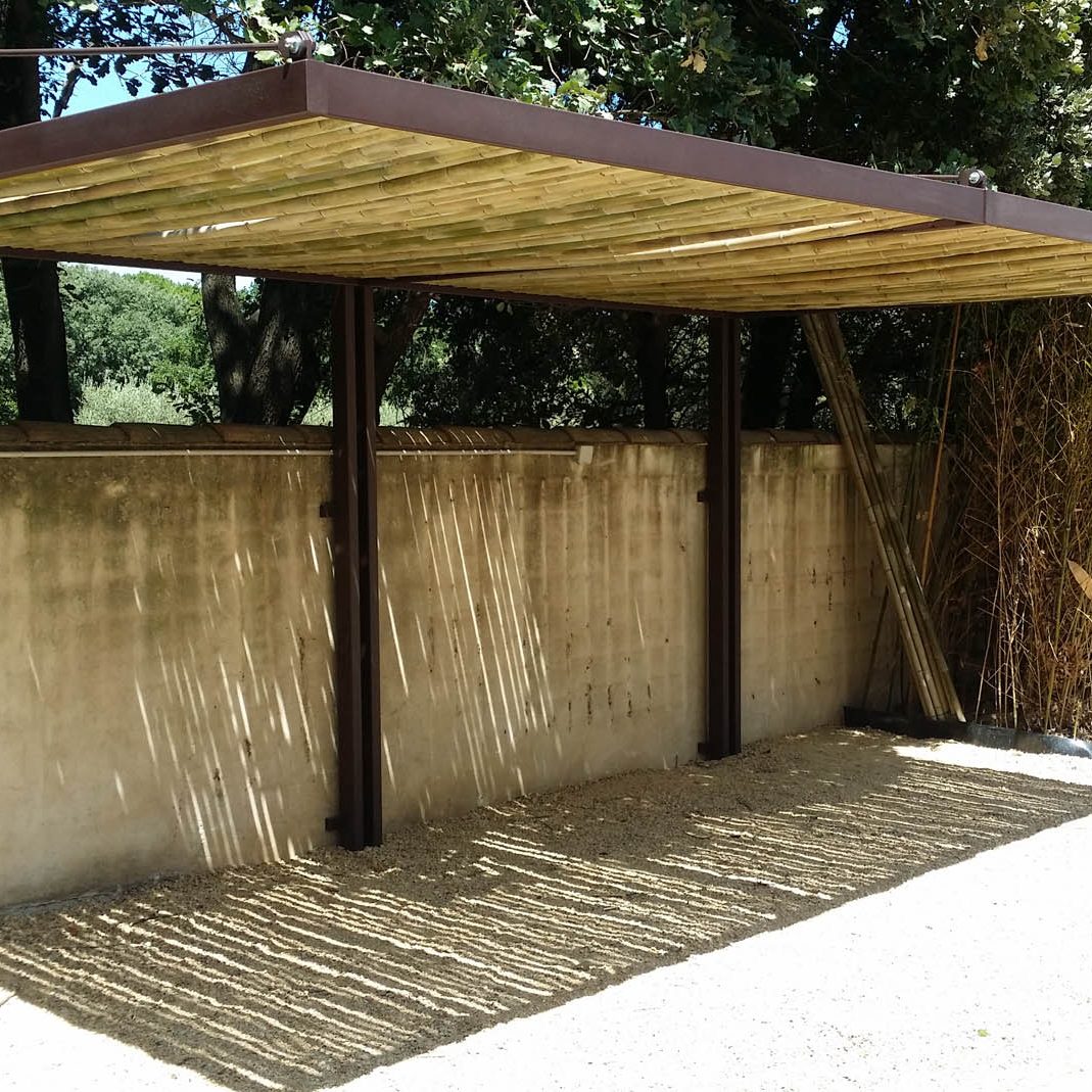 Abri de voiture suspendu sur mesure