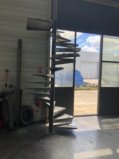 Escalier hélicoïdal sur mesure en acier Gard