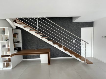 Garde-corps intérieur sur mesure en acier Occitanie