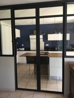 Menuiserie intérieure séparatif cuisine style industriel Gard 30000