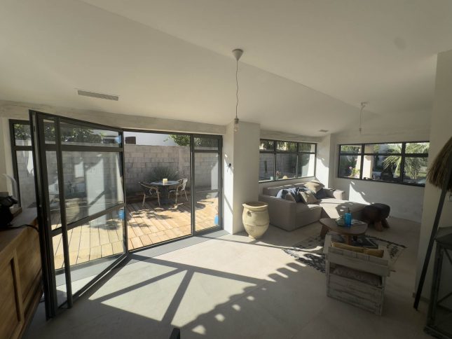 Ensemble de menuiseries métalliques à Baillargues