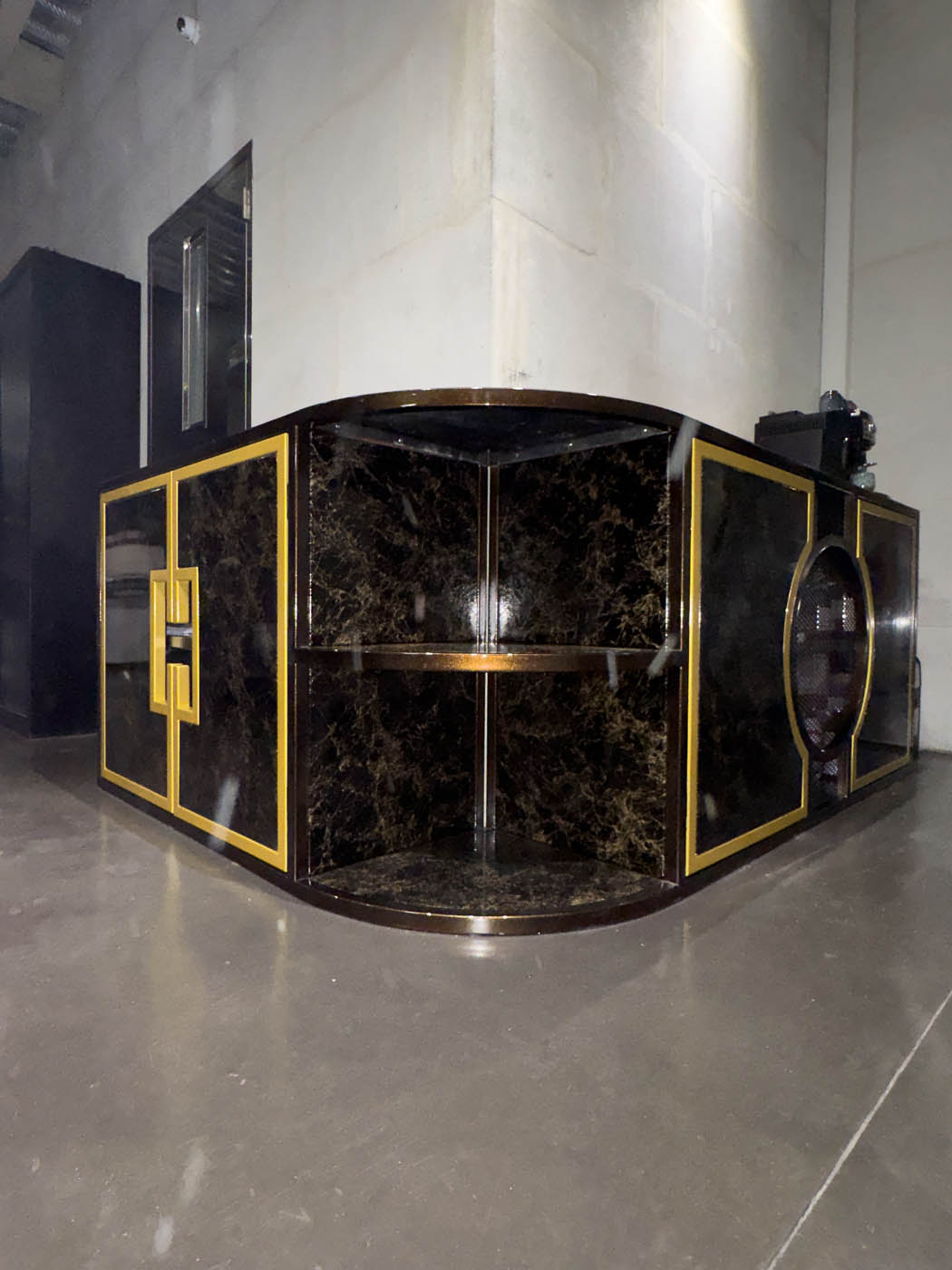 Meuble d’angle sur mesure Meuble d'angle sur mesure Poulx