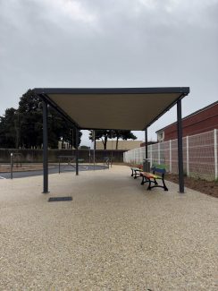 Ombrière sur mesure en acier à Poulx