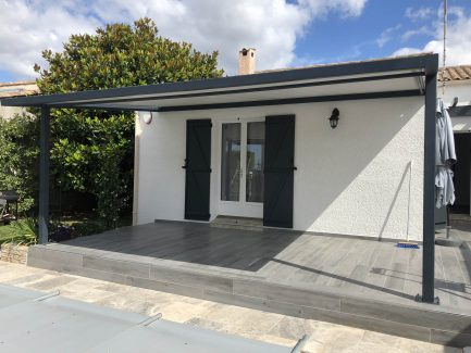 Pergola contemporaine sur mesure toile soltis Arles