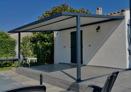 Pergola contemporaine sur mesure toile soltis Avignon