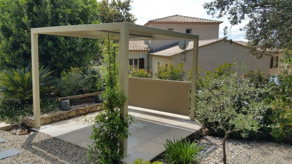 Pergola contemporaine sur mesure toile soltis Montpellier