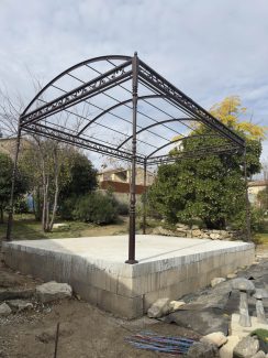 Pergola de jardin traditionnel sur mesure