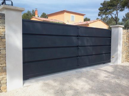 Portail coulissant sur mesure acier tôlé Gard