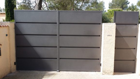 Portail deux vantaux en acier sur mesure Gard
