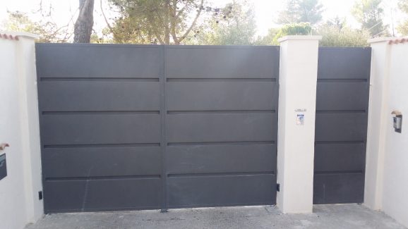 Portail deux vantaux en acier sur mesure Nîmes