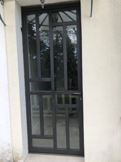 Porte d'entrée sur mesure en acier Occitanie