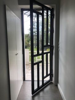 Porte d'entrée sur mesure en acier Poulx