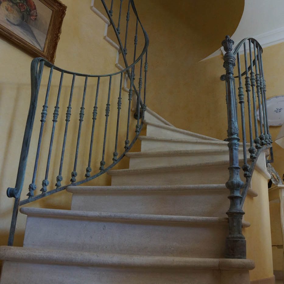 Rampe pour escalier sur mesure en acier style traditionnel Gard