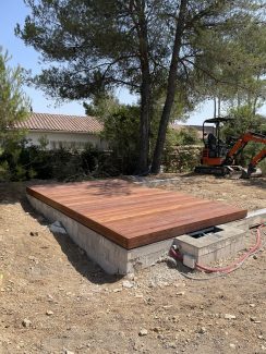 Terrasse mobile sur mesure pour piscine Occitanie