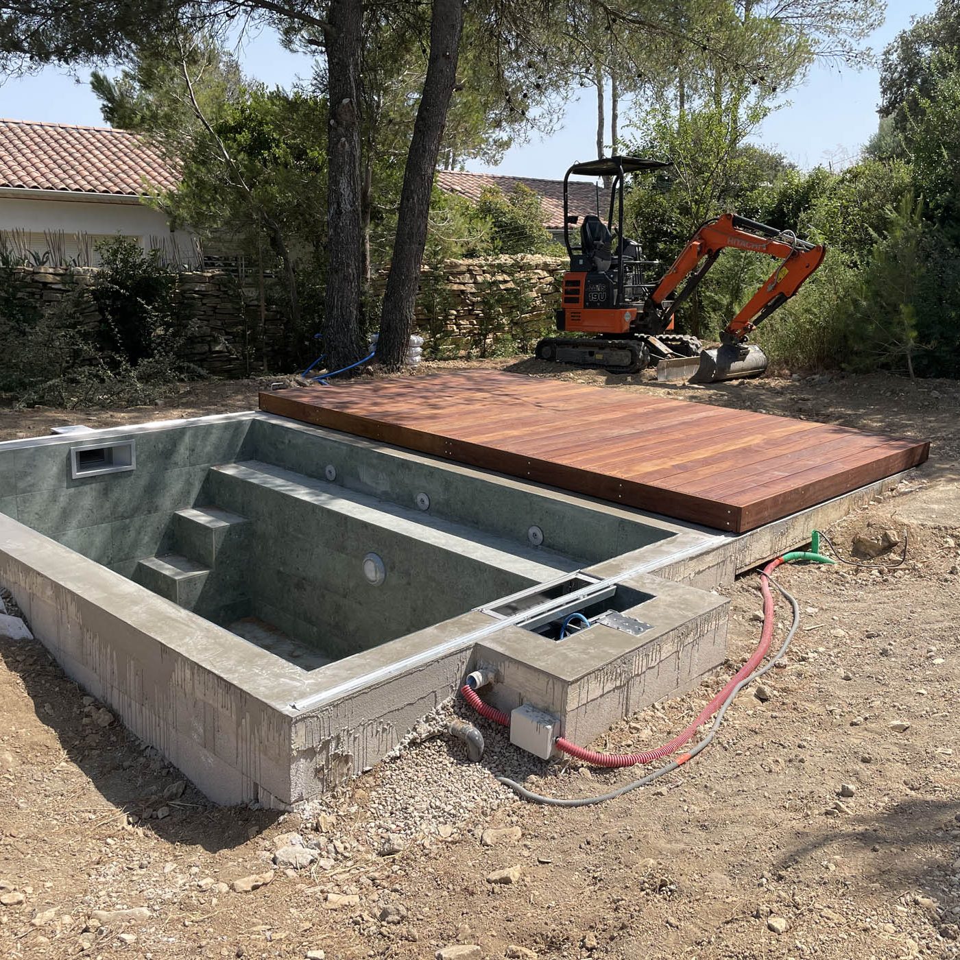 Terrasse mobile sur mesure pour piscine Nîmes