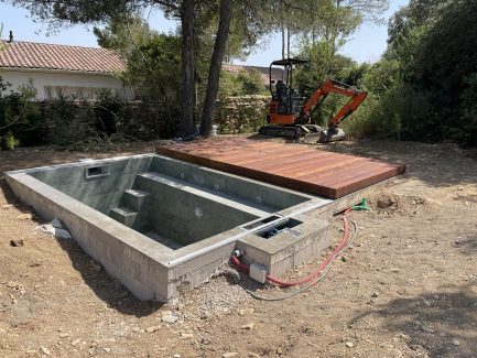 Terrasse mobile sur mesure pour piscine Nîmes